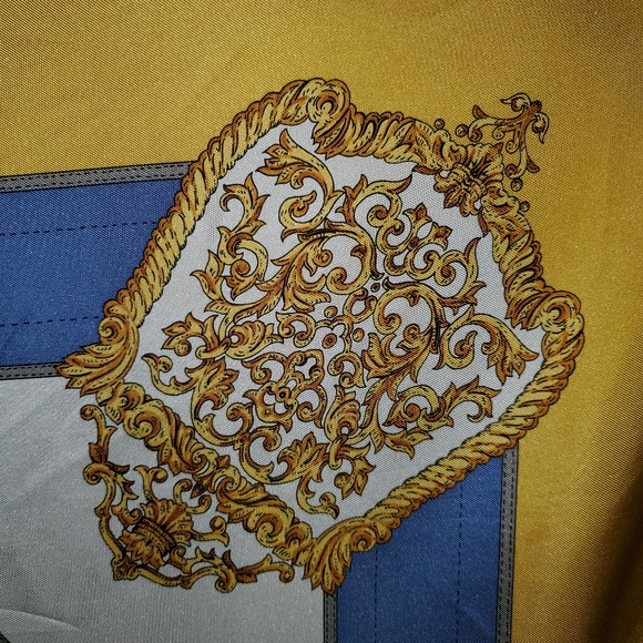 Designer Signed Hilton Silk Scarf Norma Legge MI Italy - Picture 8 of 8